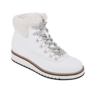 White mountain white winter booties